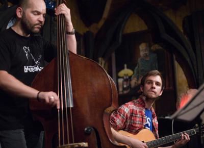 images/Muzyka/Adam Kowalewski poziom/KowalewkiPoz-17.jpg